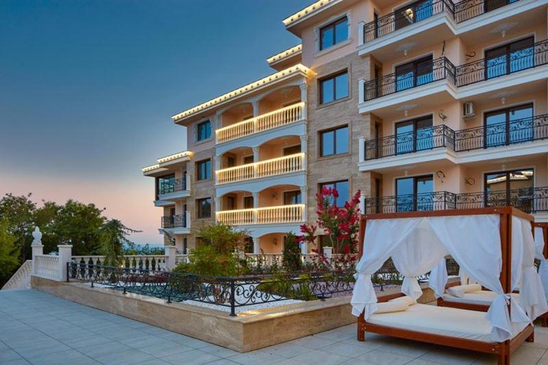 Valencia Gardens Deluxe Apartments ネセバル エクステリア 写真