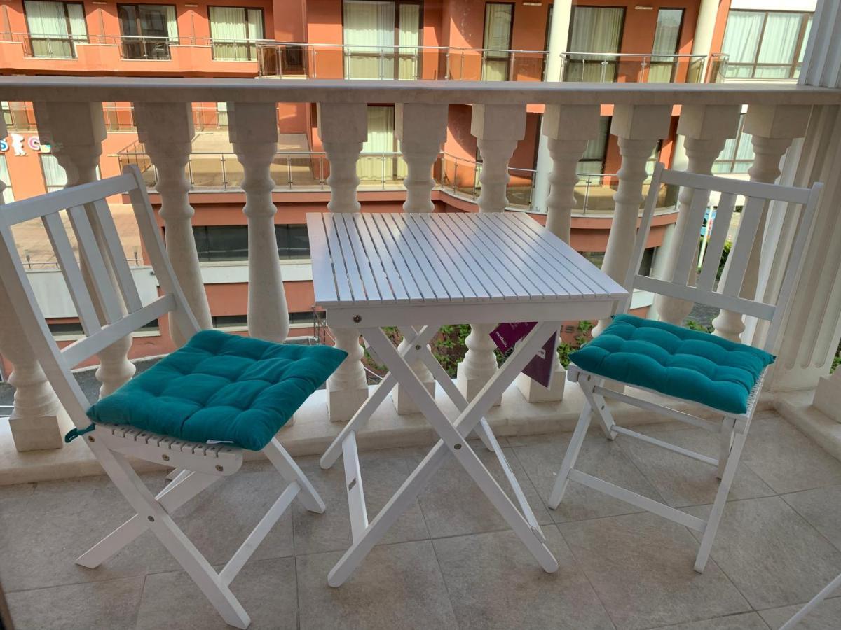 Valencia Gardens Deluxe Apartments ネセバル エクステリア 写真