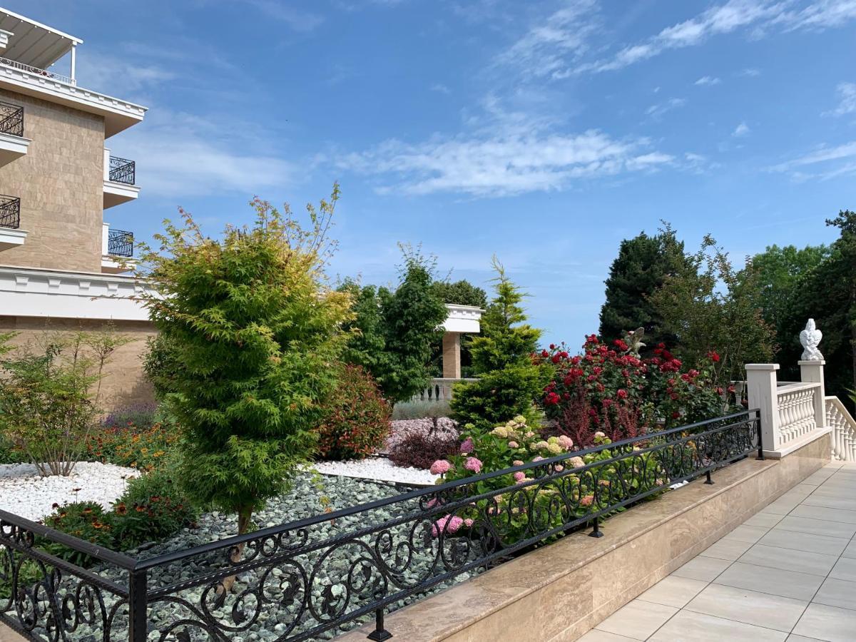 Valencia Gardens Deluxe Apartments ネセバル エクステリア 写真