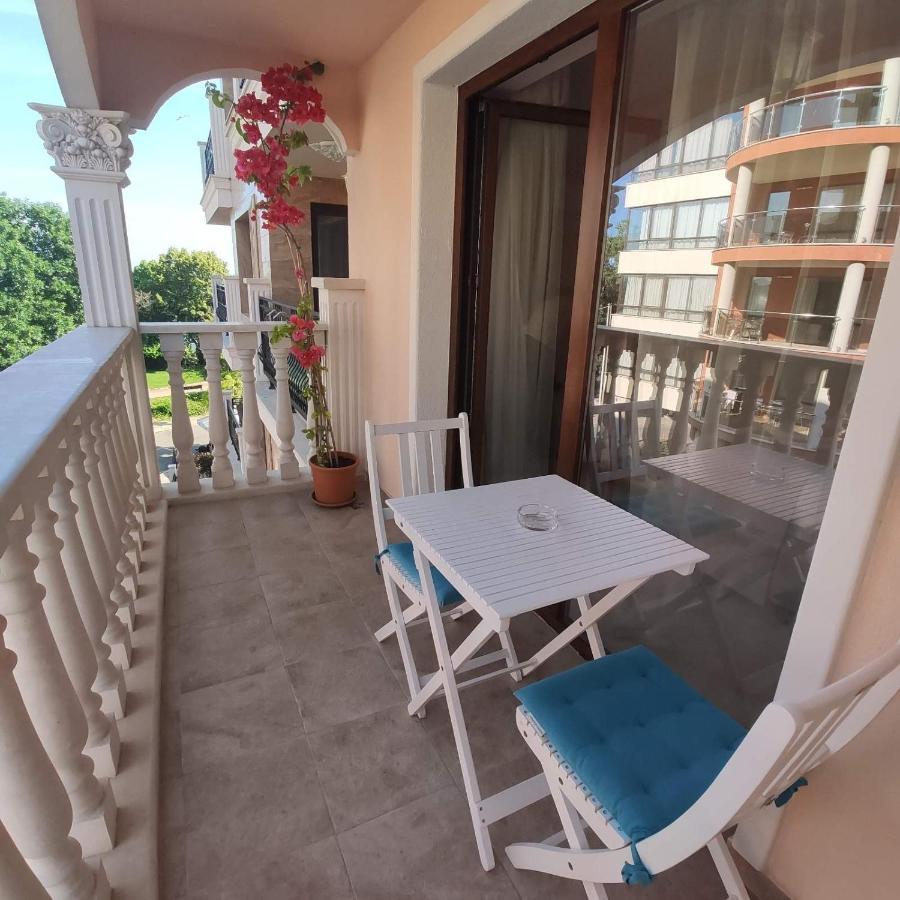 Valencia Gardens Deluxe Apartments ネセバル エクステリア 写真