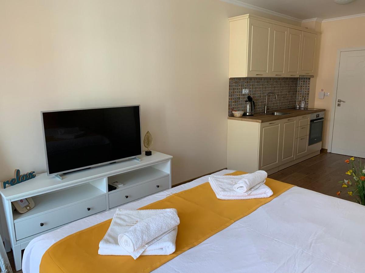 Valencia Gardens Deluxe Apartments ネセバル エクステリア 写真